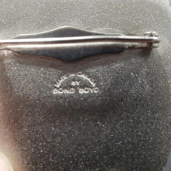 Molson Six Ender Award Curling Stone And Broom Lapel Pin - Picture 3 of 3